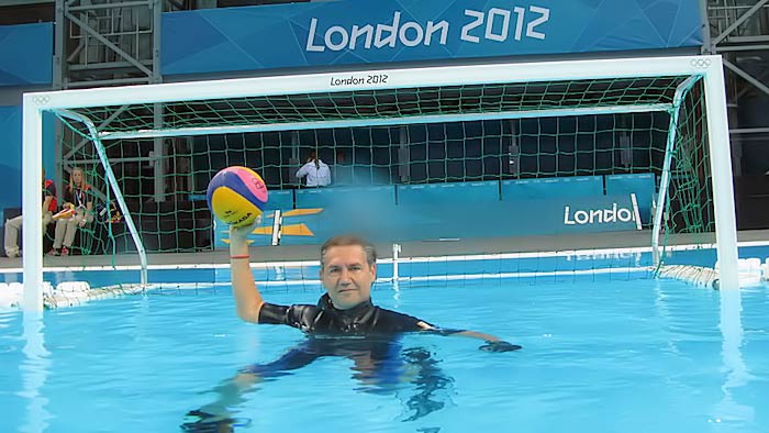 Alessandro Buresta nella vasca della pallanuoto alle Olimpiadi di Londra